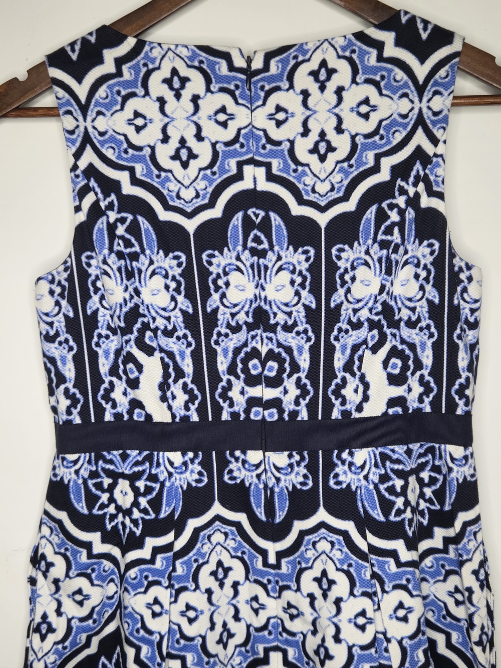 Talbots Blue White Medallion Mosaic Print Sleeveless Fit Flare Dress Size 2P - Picture 3 of 15